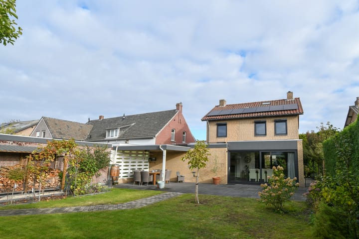 Photo 35 of Veldstraat 48