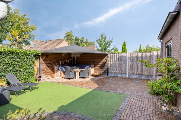 Foto 35 van Schoolstraat 10