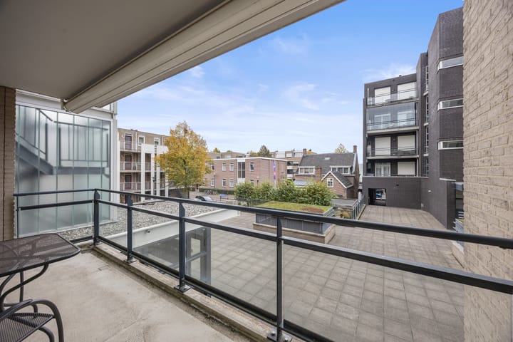 Foto 21 van Anna van Burenstraat 60-C