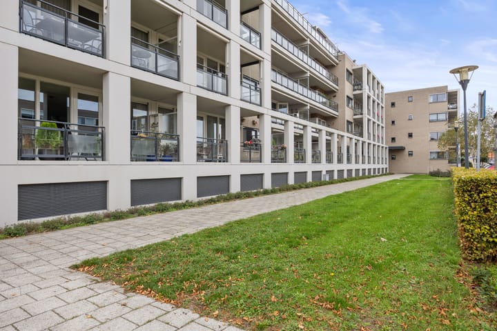 Foto 1 van Anna van Burenstraat 60-C