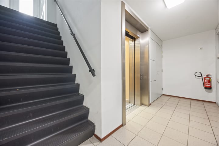 Foto 44 van Anna van Burenstraat 60-C