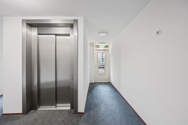 Foto 45 van Anna van Burenstraat 60-C