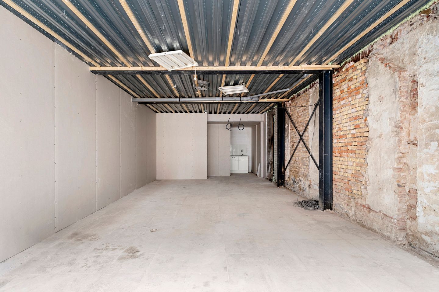 View photo 3 of Maandereind 40