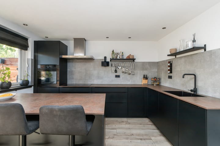 Photo 5 of Merbau 111