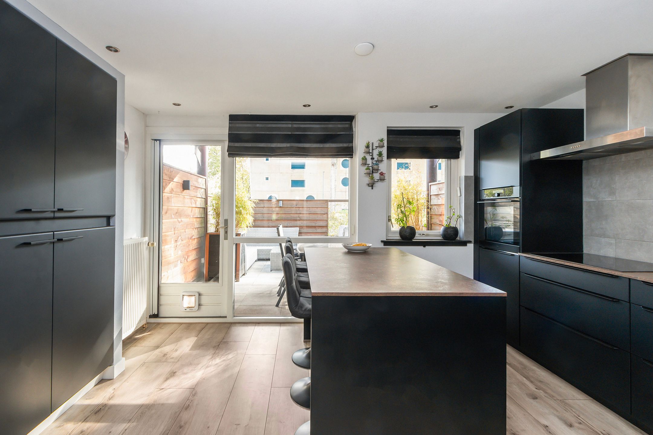 Photo 6 of Merbau 111