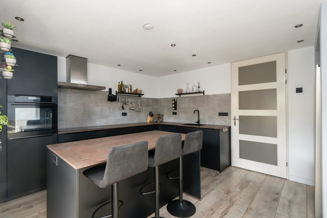 Photo 7 of Merbau 111