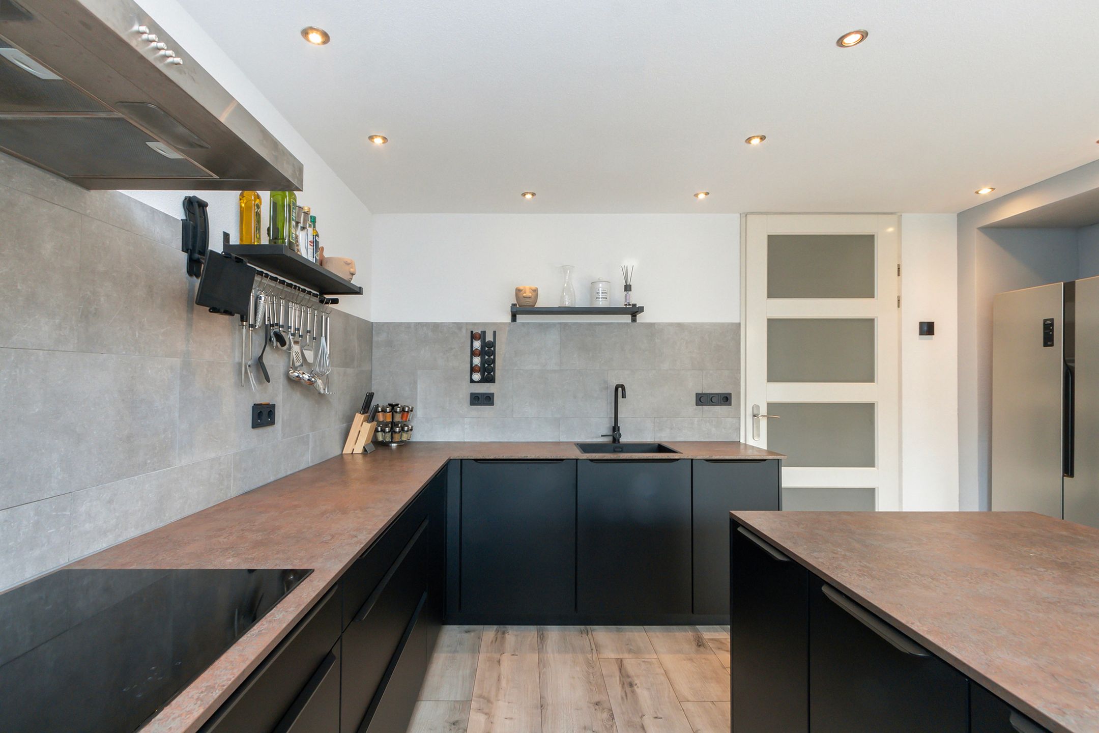 Photo 9 of Merbau 111