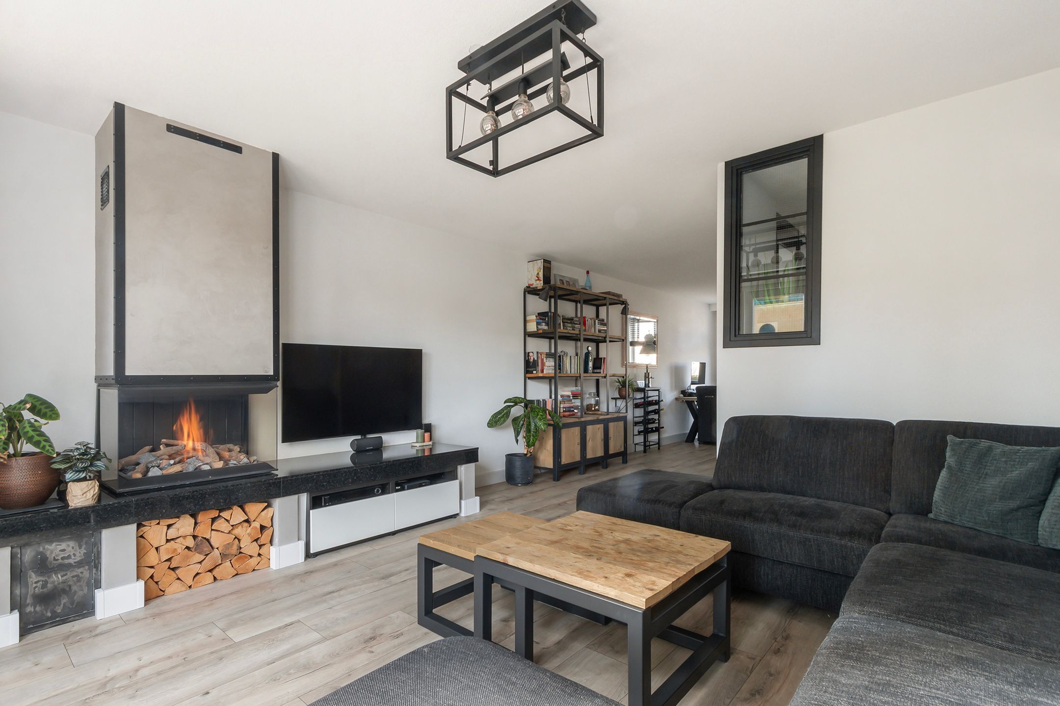 Photo 15 of Merbau 111