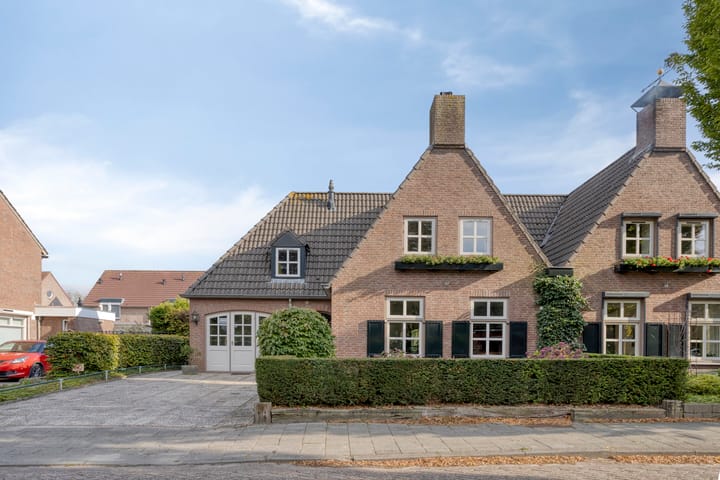 Photo 2 of Beemdstraat 6