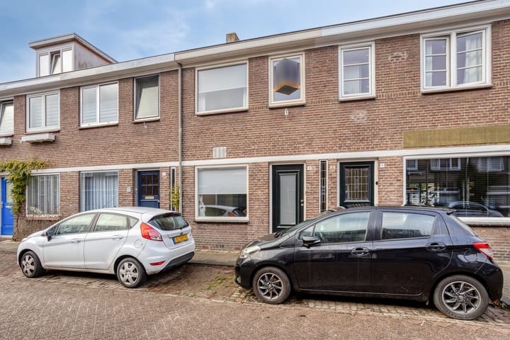 Foto 3 van Van Heutszstraat 3