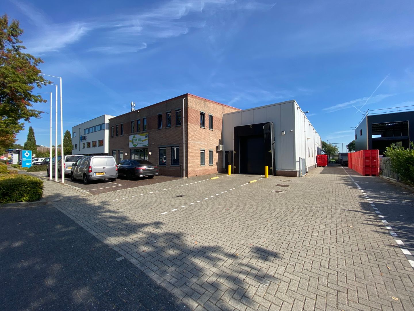 View photo 1 of Maagdenburgstraat 32