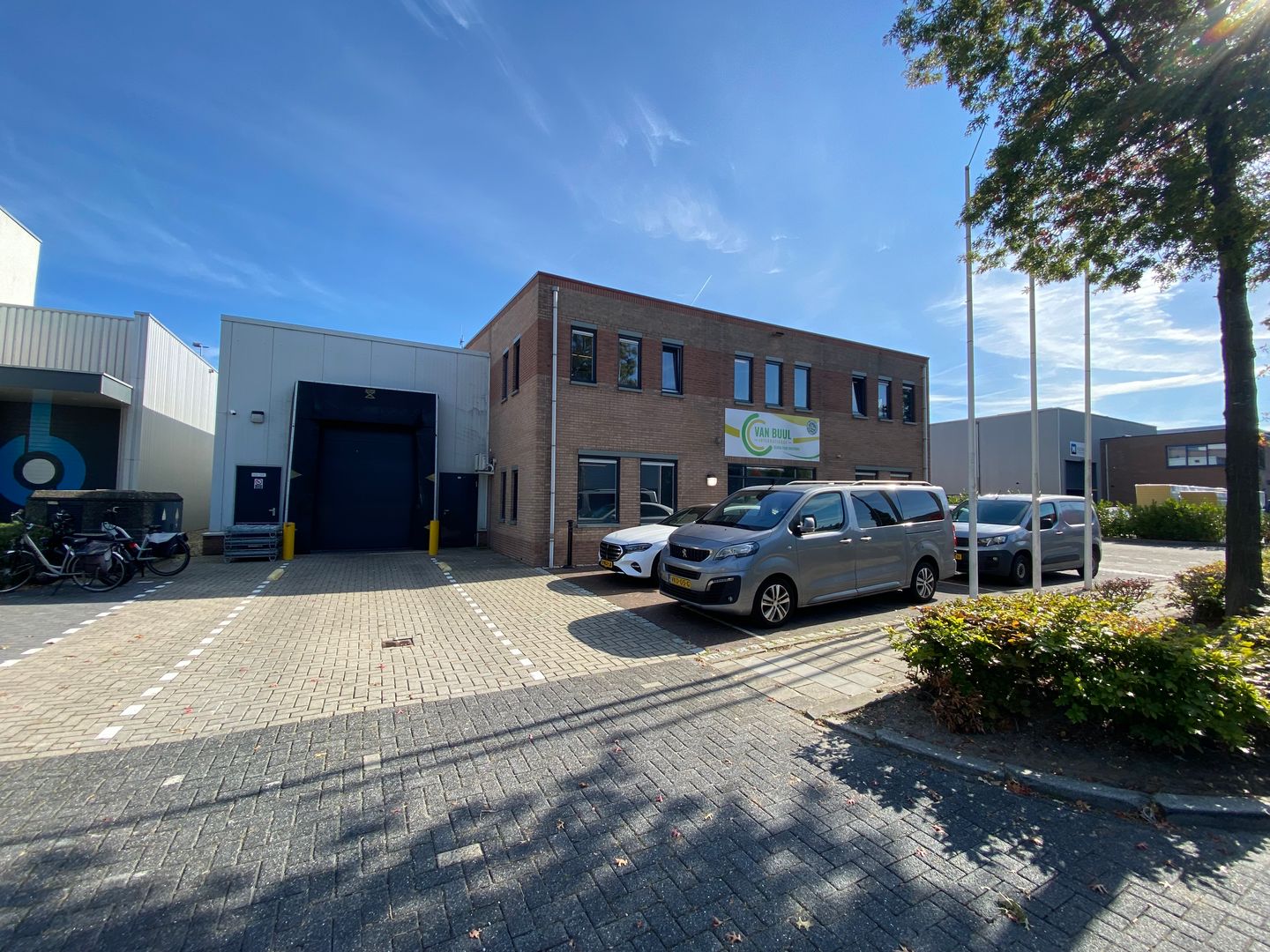 View photo 2 of Maagdenburgstraat 32