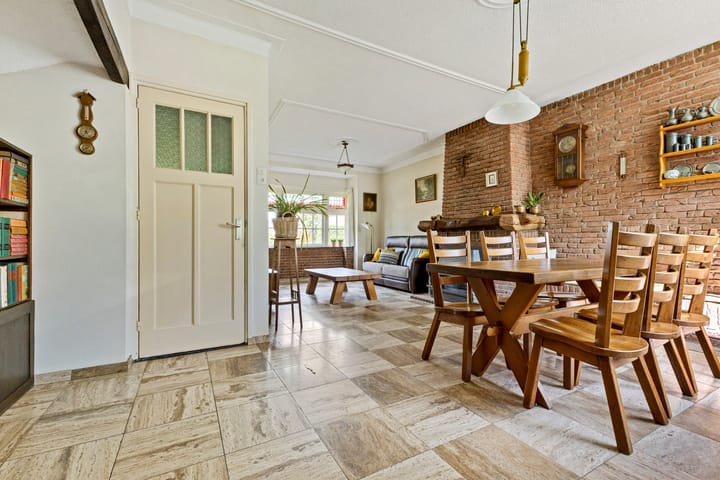 Photo 11 of Esschestraat 107