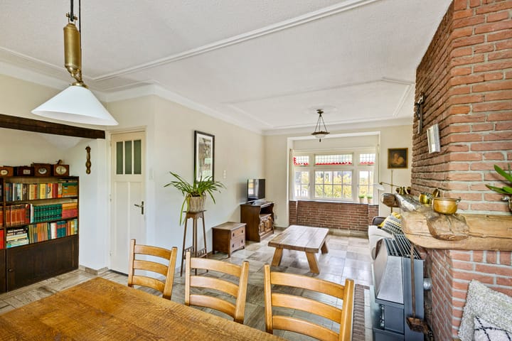 Photo 12 of Esschestraat 107