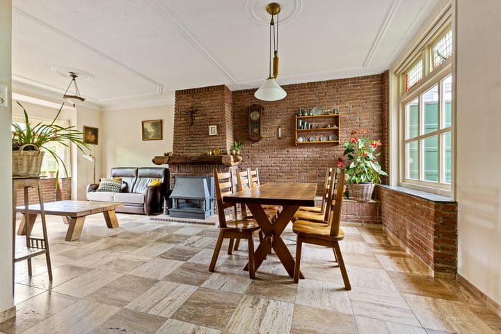 Photo 15 of Esschestraat 107