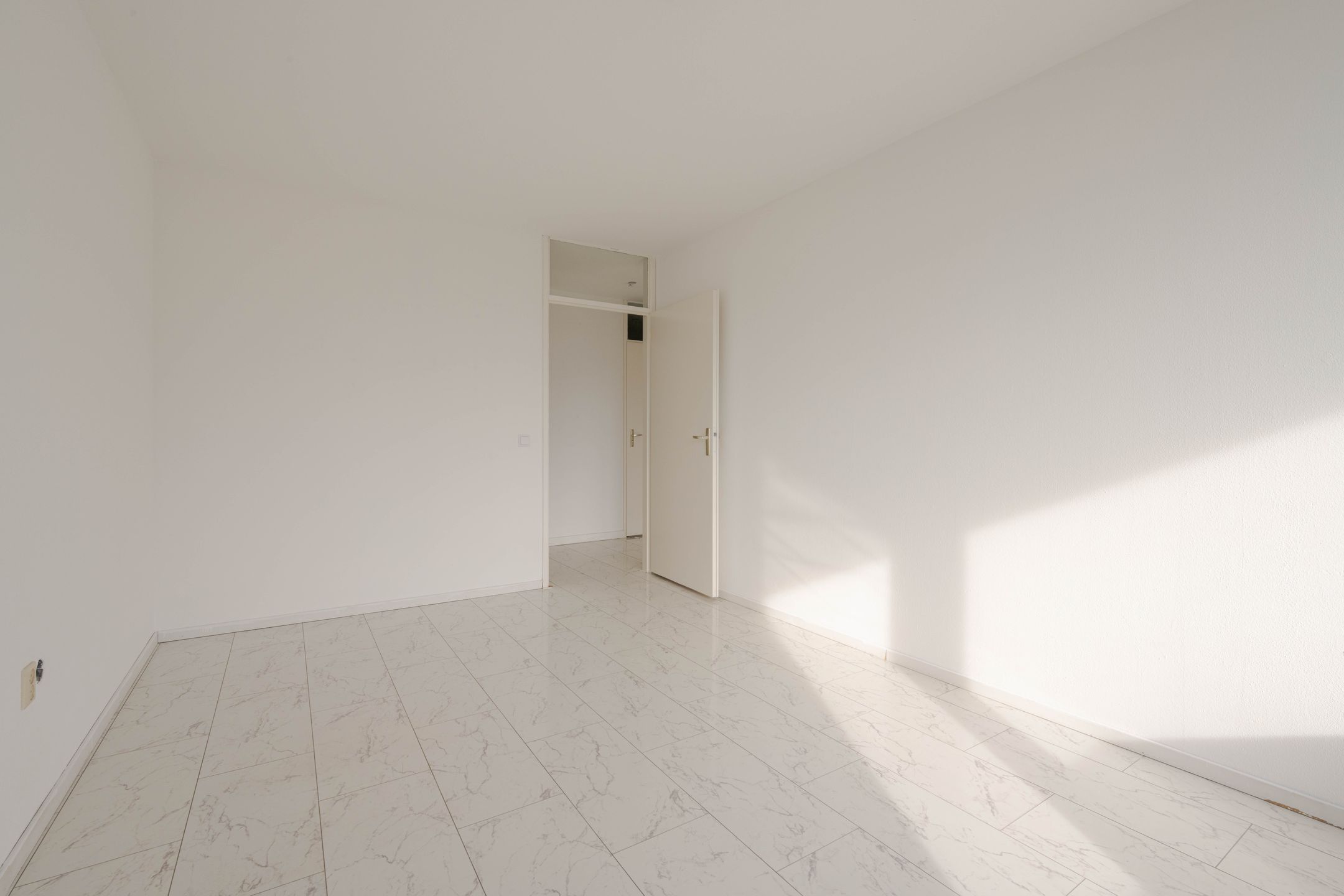 Foto 24 van Strevelsweg 852