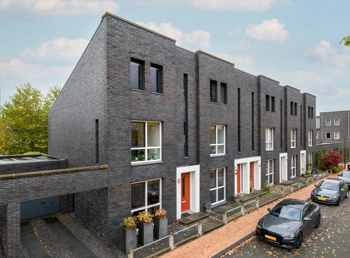 Photo 1 of Henriëtte Roland Holstweg 19