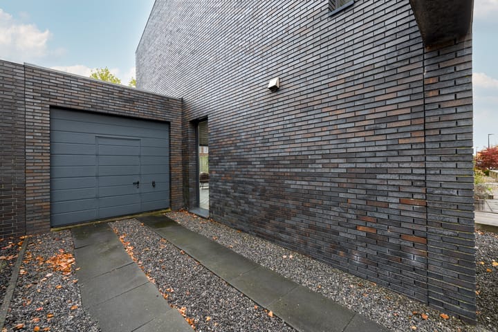 Photo 37 of Henriëtte Roland Holstweg 19