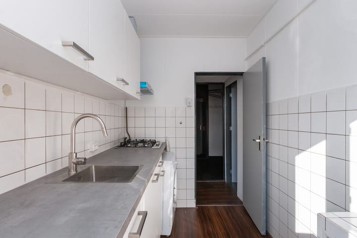 Foto 12 van Strevelsweg 144-B02