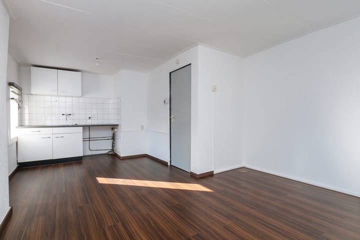 Foto 23 van Strevelsweg 144-B02