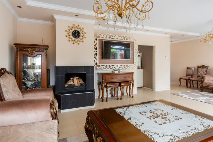 Photo 14 of Logger 18