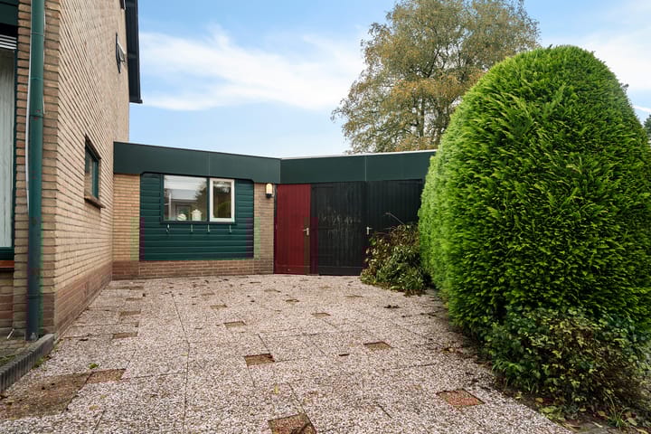 Photo 4 of Roerdompstraat 15