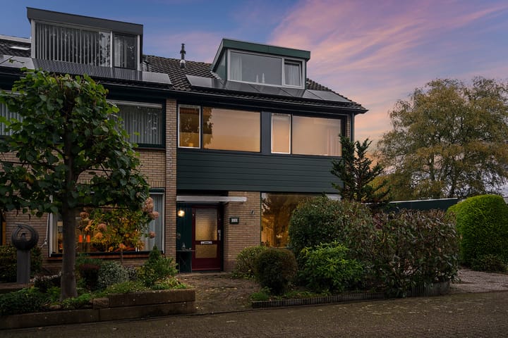 Photo 5 of Roerdompstraat 15