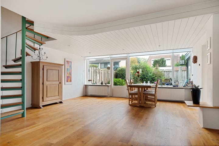 Photo 11 of Roerdompstraat 15