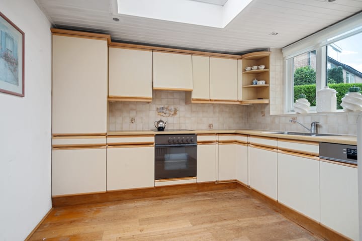 Photo 13 of Roerdompstraat 15