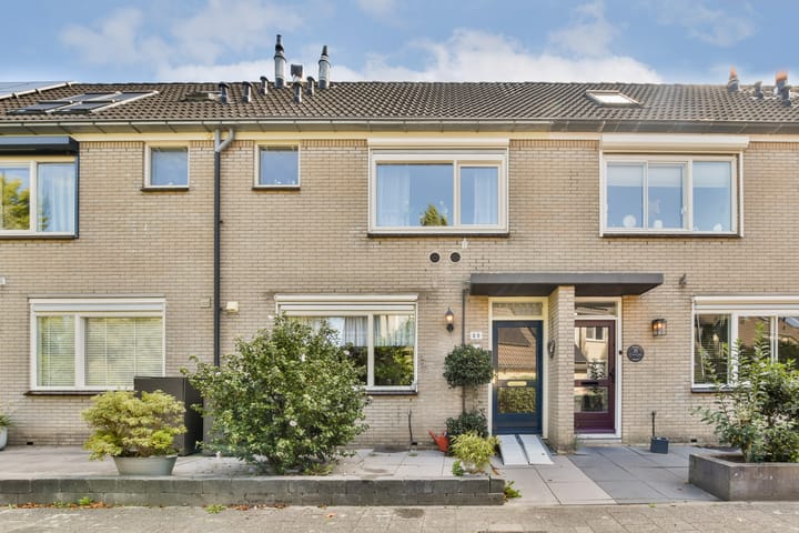 Foto 2 van Joke Smit-erf 30