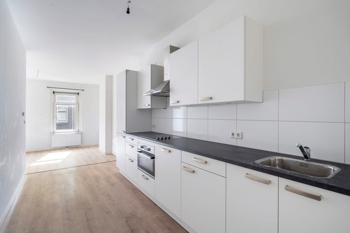 Photo 4 of Taandersstraat 36-B01