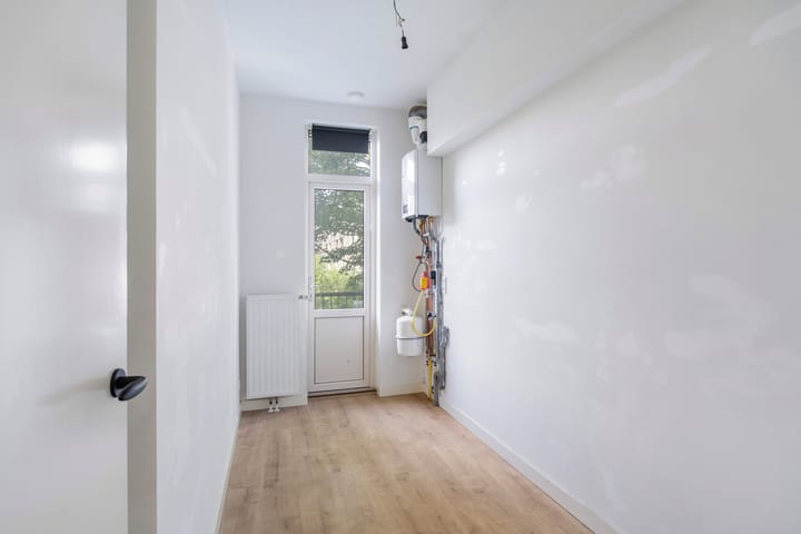 Photo 6 of Taandersstraat 36-B01