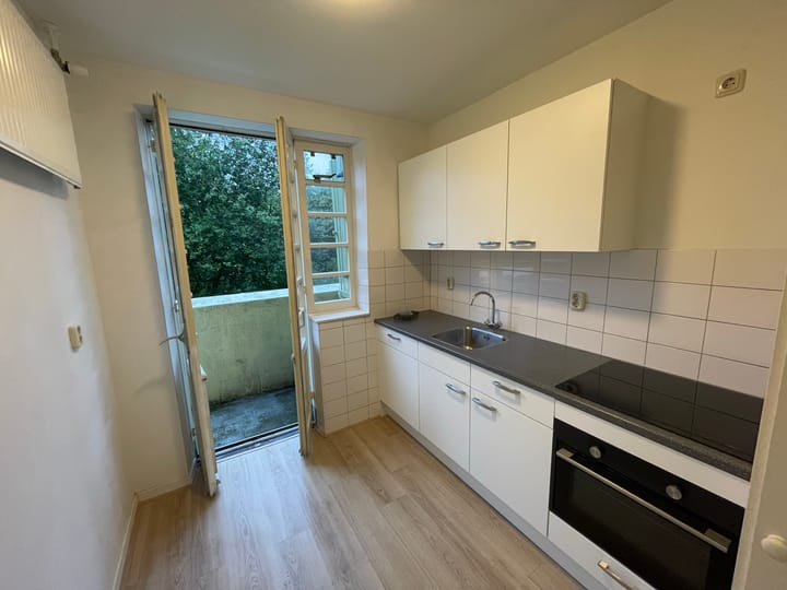 Photo 3 of Henriëtte Ronnerplein 60