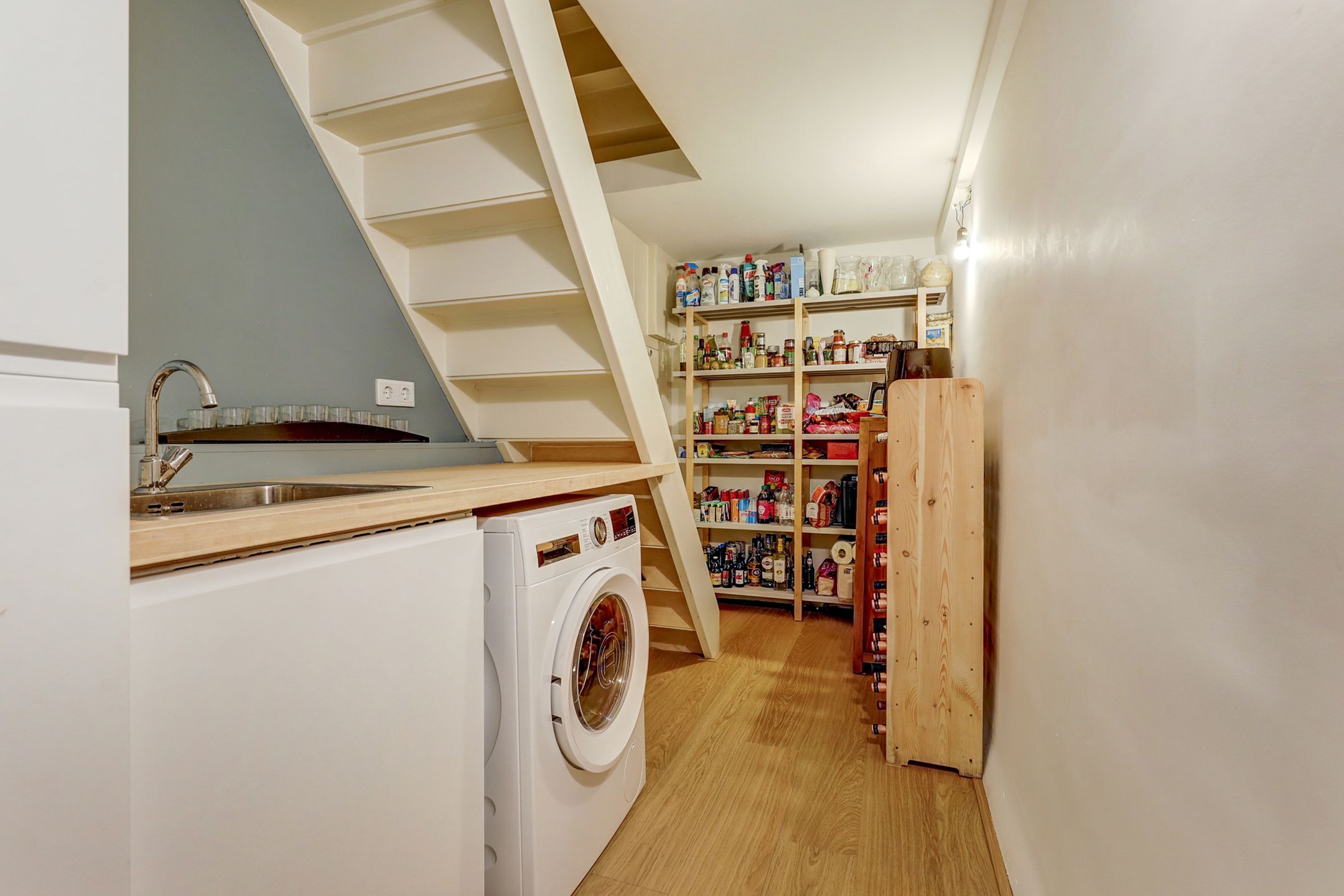 Photo 27 of Corduwenerstraat 9