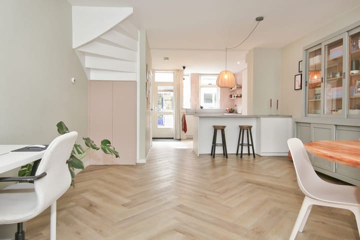 Foto 17 van Burretstraat 1