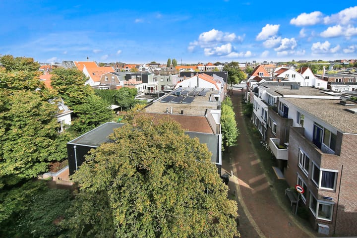 Foto 51 van Burretstraat 1