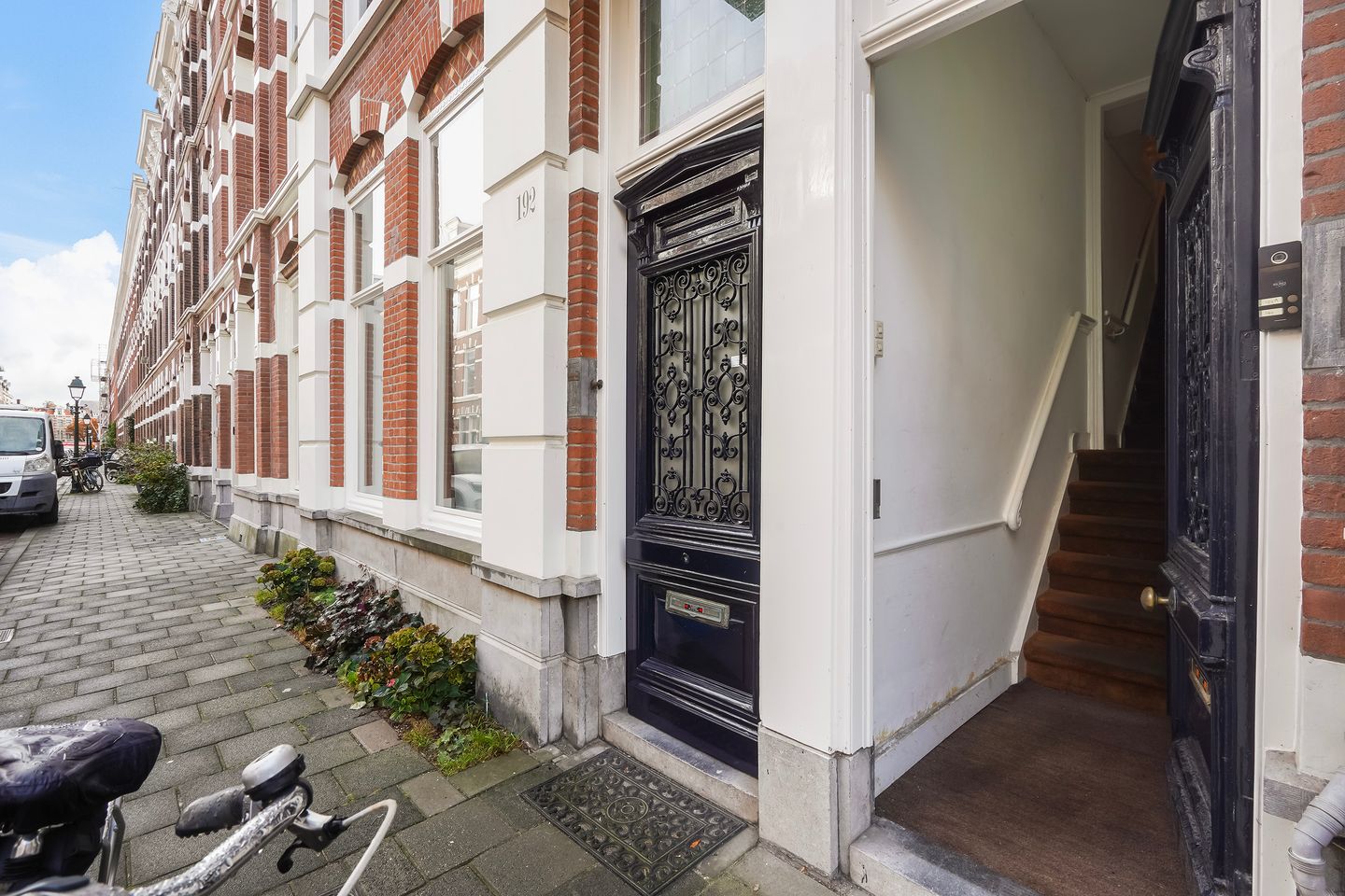Photo 4 of Obrechtstraat 194-A