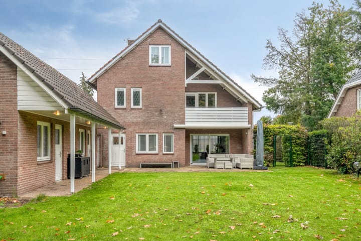 Foto 45 van de Mandenmaker 17