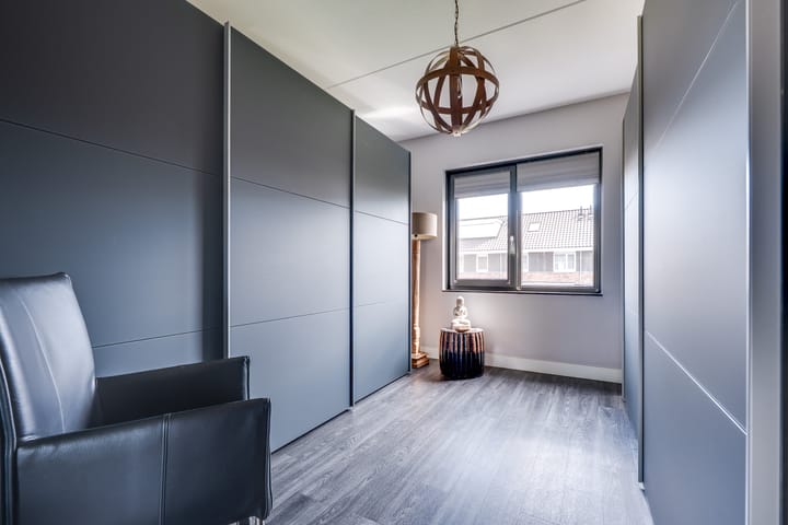 Photo 27 of Luikens 7