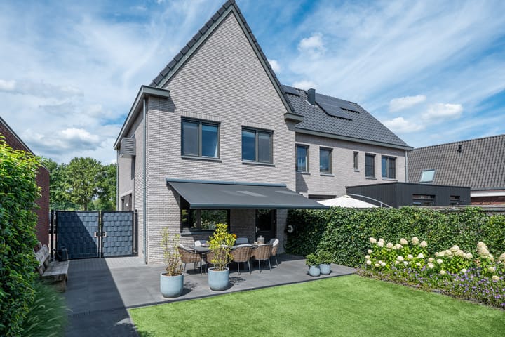 Photo 32 of Luikens 7