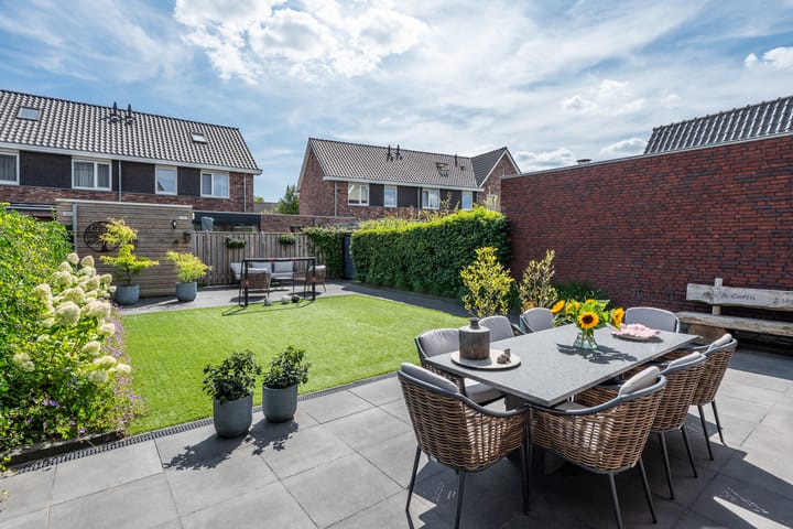 Photo 34 of Luikens 7