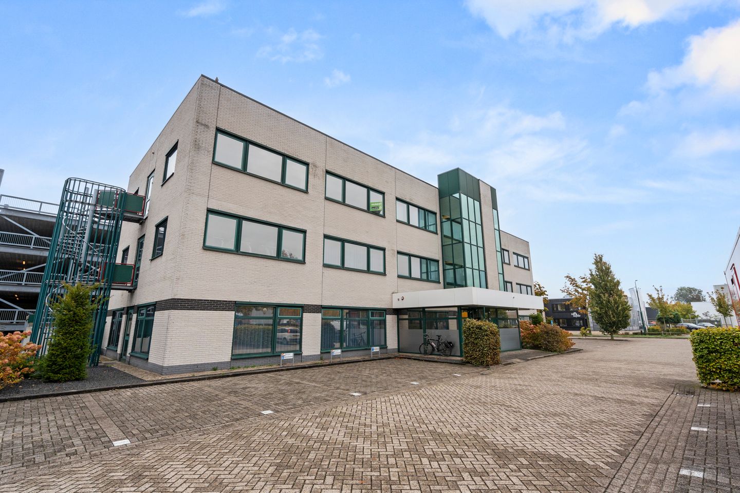 View photo 2 of Fokkerstraat 31