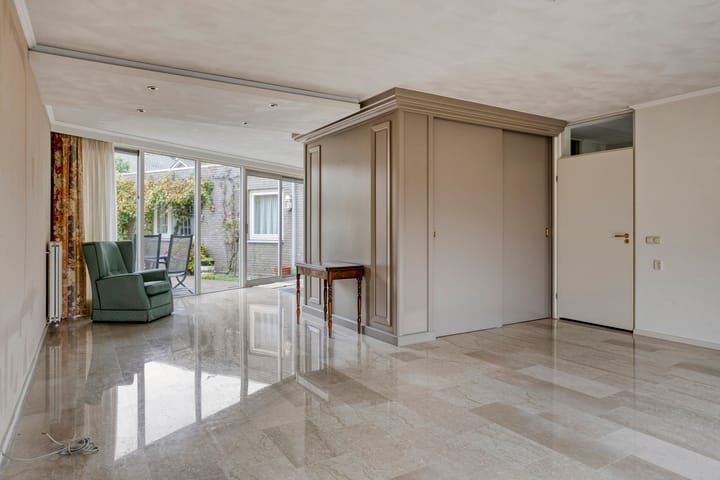 Photo 2 of Dr. van der Steenlaan 10