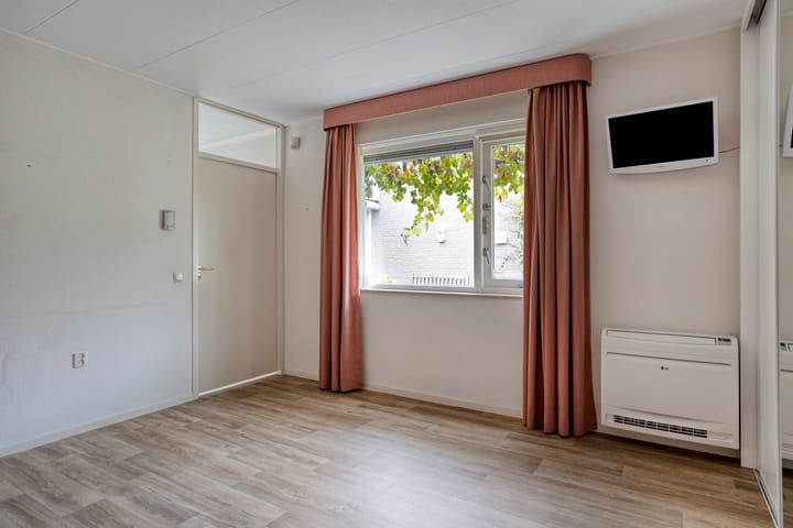 Photo 15 of Dr. van der Steenlaan 10