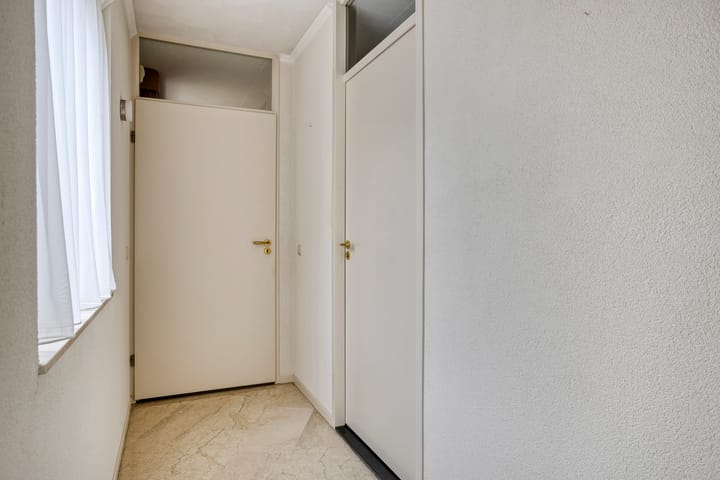 Photo 21 of Dr. van der Steenlaan 10