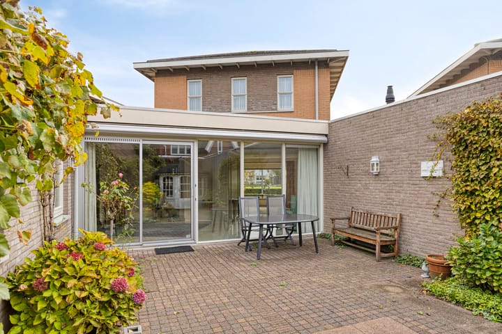 Photo 24 of Dr. van der Steenlaan 10