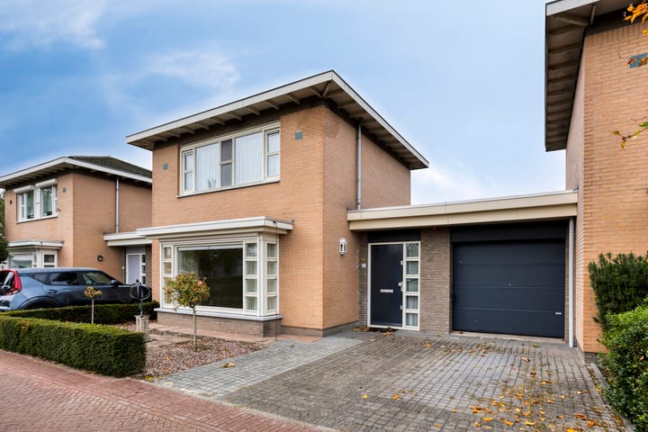 Photo 28 of Dr. van der Steenlaan 10