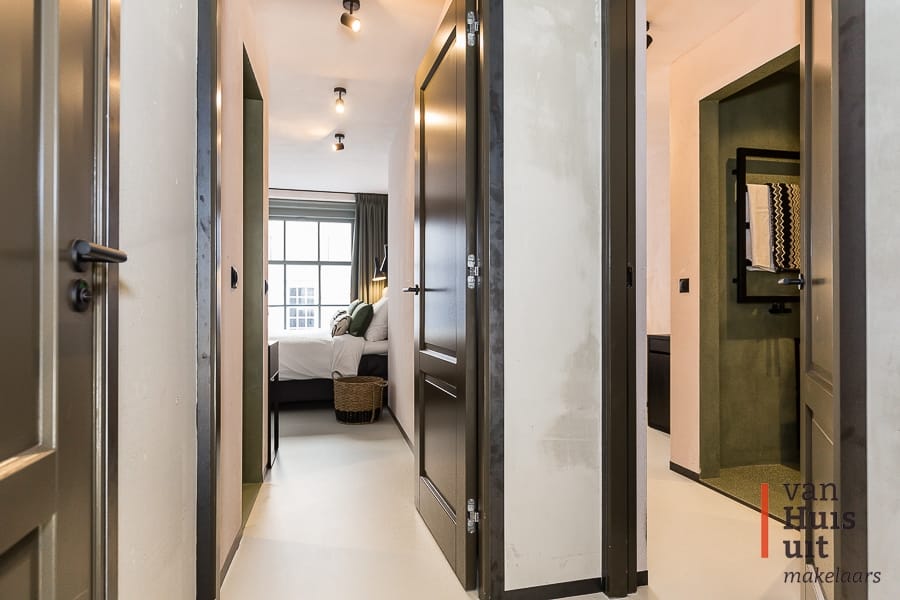 Foto 18 van Warmoesstraat 44-B