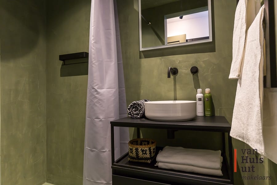 Foto 26 van Warmoesstraat 44-B