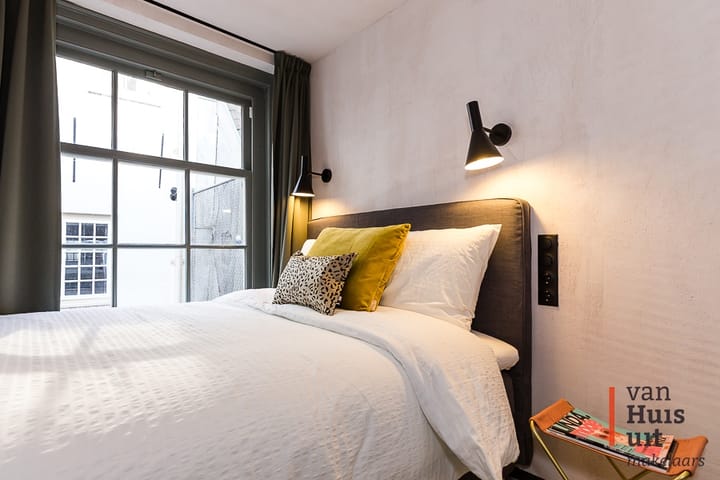 Foto 28 van Warmoesstraat 44-B